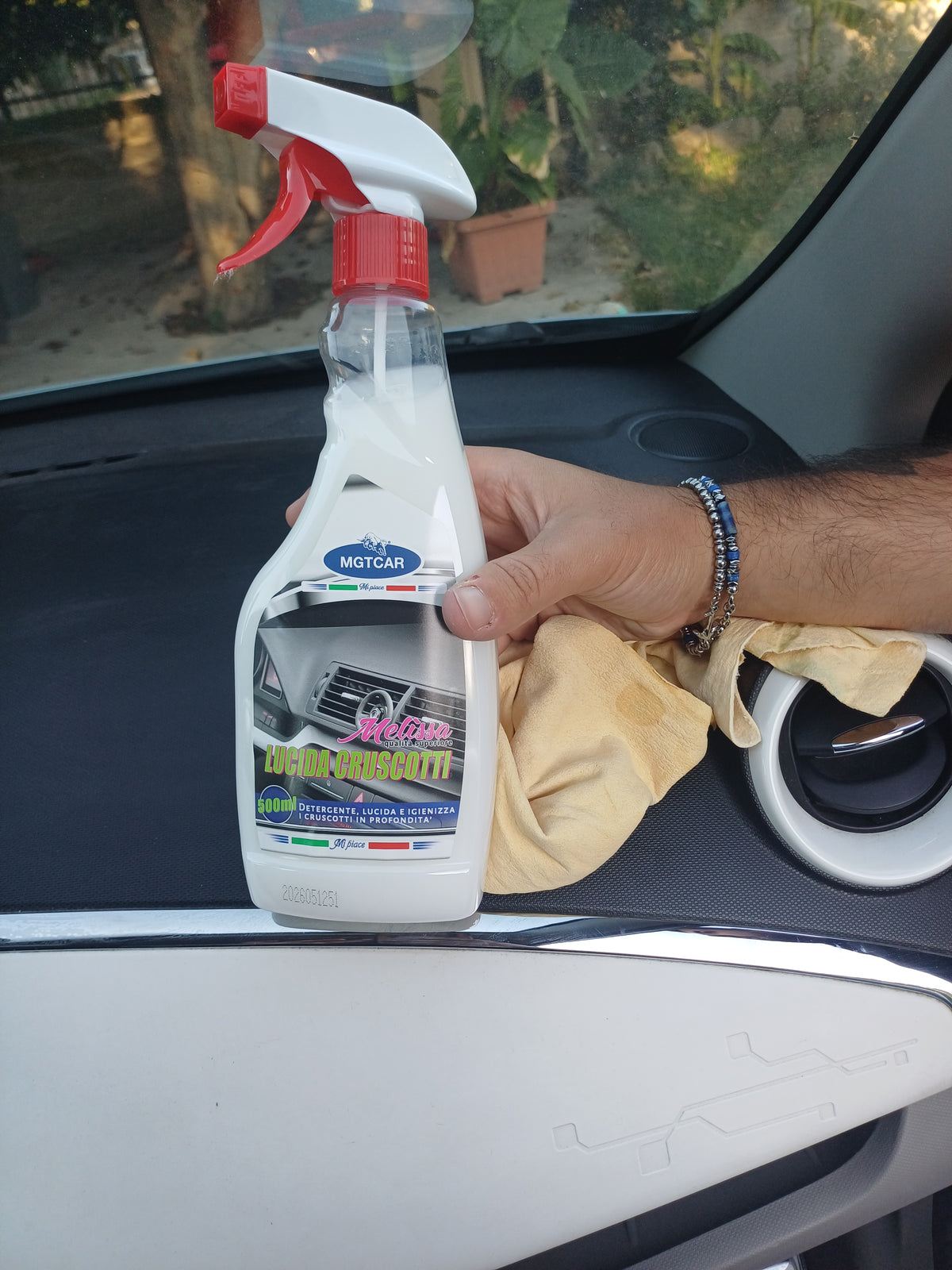 MGTCAR - LINEA MELISSA Lucida Cruscotti Spray – 500 ml